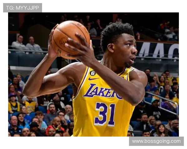 奇兵萨隆替补出战22分钟狂砍21分三分球命中率高达833